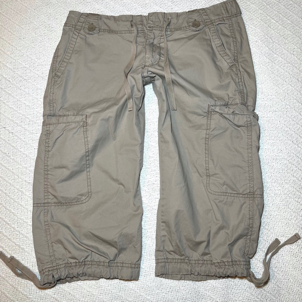 Calvin Klein Y2K Low Rise Cargo Capri Pants Size 6